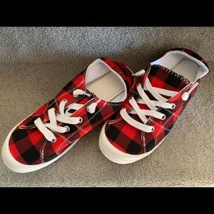New ladies size 7 Buffalo plaid sneakers.